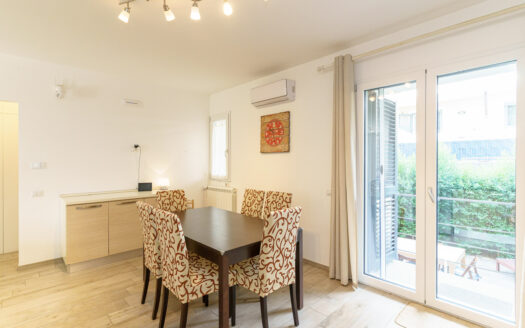 Villa Moderna Angolare a Schiera a Catania, Via Concetto Lo Bello n. 34