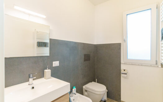 Villa Moderna Angolare a Schiera a Catania, Via Concetto Lo Bello n. 34