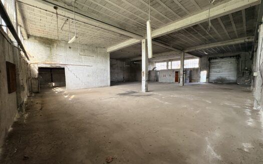 **Capannone in Vendita a Zia Lisa **