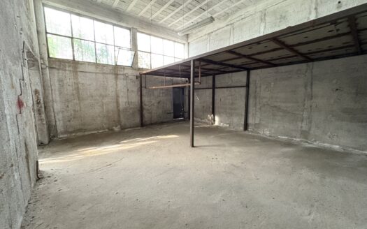 **Capannone in Vendita a Zia Lisa **