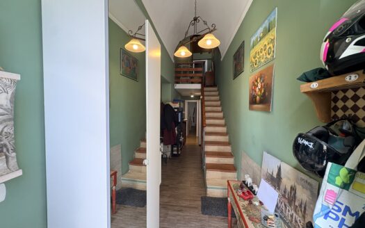 Casa Indipendente con terrazze in Vendita in Via Savasta
