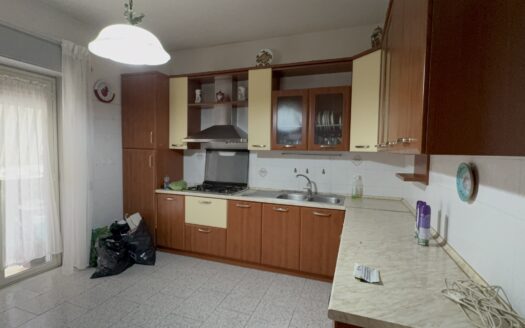 Appartamento in Vendita ad Aci Catena in via Marchese di Casalotto 24